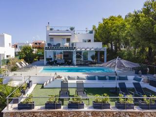 Chalet à Son Bou-Sant Jaume. Moderna villa con licencia turistica y vistas panormicas sobre l