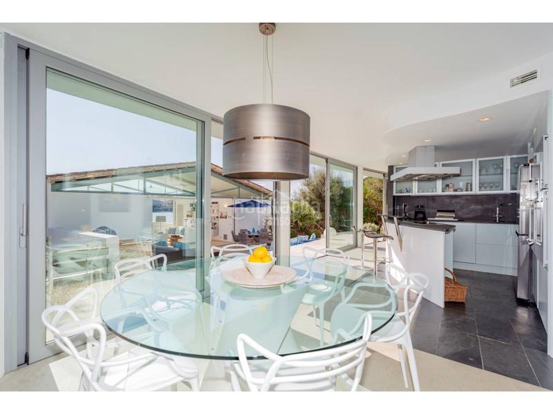 Foto d7e368b9-7b0c-48cc-8f2e-eb1d49ab1852. Chalet con riscaldamento parcheggio piscina in Cala Llonga-Sa Mesquida Maó