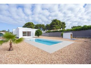 Xalet a Port d´Addaia. Amplio chalet con piscina y vistas al campo en addaya, menorca