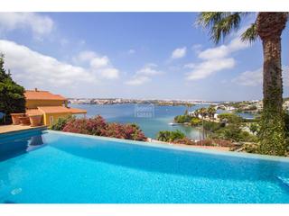 Xalet a Cala Llonga-Sa Mesquida. Chalet con espectaculares vistas al puerto de mahón, menorca