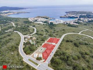 Xalet a Na Macaret. Vanguardista chalet con vistas al mar en coves noves, menorca