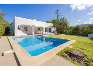 Chalet in Cala d´En Bosch-Serpentona. Chalet con piscina y licencia turística en calan bosch, ciutadel