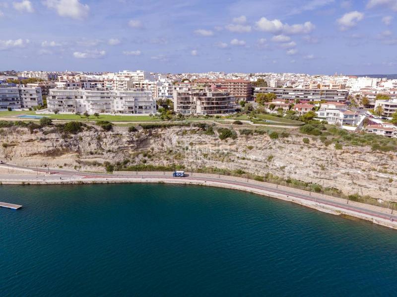 Foto 8cf20451-ca24-4224-9126-8ff388df49c6. Apartament amb calefacció aparcament piscina a Centre Històric Maó