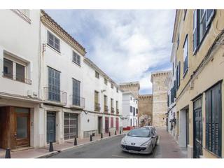 Chalet à Centre Històric. Casa con encanto en el centro de mahón, menorca