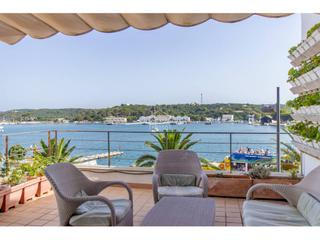 Xalet a Centre Històric. Casa en primera línea del puerto de mahón, menorca