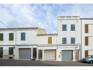 Xalet a Alaior Poble. Conjunto de almacenes para conversión a casa o grupo de vivienda