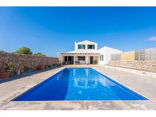 Xalet a Llucmaçanes. Interesante propiedad en el campo de menorca