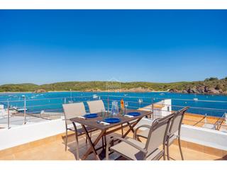 Apartament a Es Grau-Serra Morena. Una joya frente al mar en es grau, con licencia turística  vive