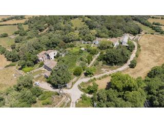 Masia a Es Mercadal Poble. Finca de alto valor ecológico, histórico y paisajístico. menorca
