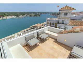 Xalet a Centre Històric. Gran casa histórica, exclusivamente renovada, con varias terraza