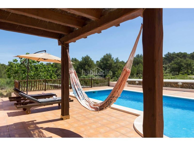 Foto 9d3ebdfb-d656-42e7-b76d-de679e1f6d6a. Xalet amb calefacció aparcament piscina a Es Mercadal poble Es Mercadal