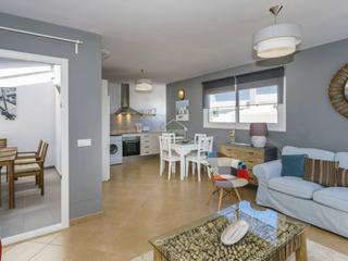 Apartament a Cala Blanca. Precioso apartamento duplex adosado totalmente reformado a pocos