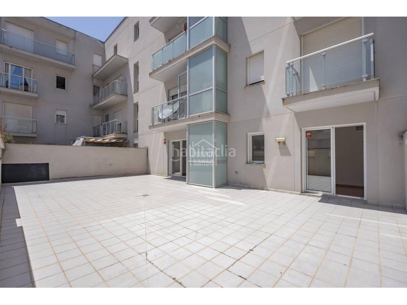 Foto 9a1eeb96-e82c-4658-be4f-77980605fdc4. Piso luminoso piso en primera planta con gran espacio exterior y ascensor. mahón, menorca en Maó / Mahón