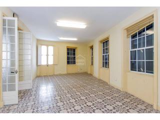 Geschäftsraum in Centre Històric. Local en edificio del centro de mahón, menorca