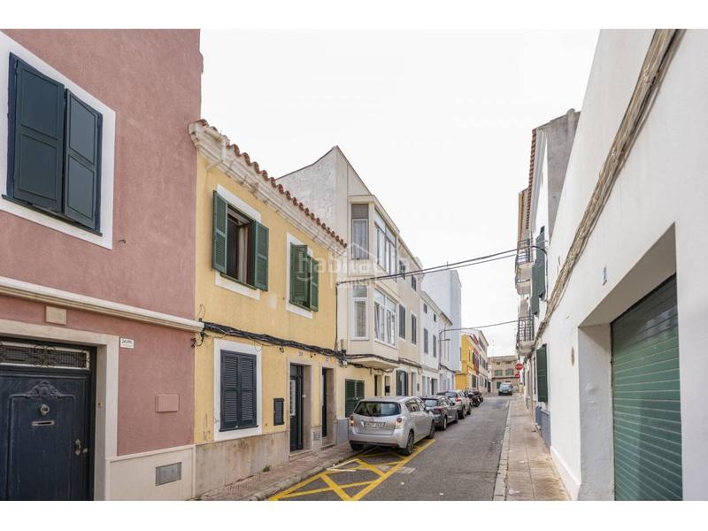 Foto 1b7ae008-0eb2-45de-a74a-f5a2f13576f0. Chalet encantadora primera planta con acceso independiente y ubicación privilegiada cerca del puerto de mahón, menorca. en Maó
