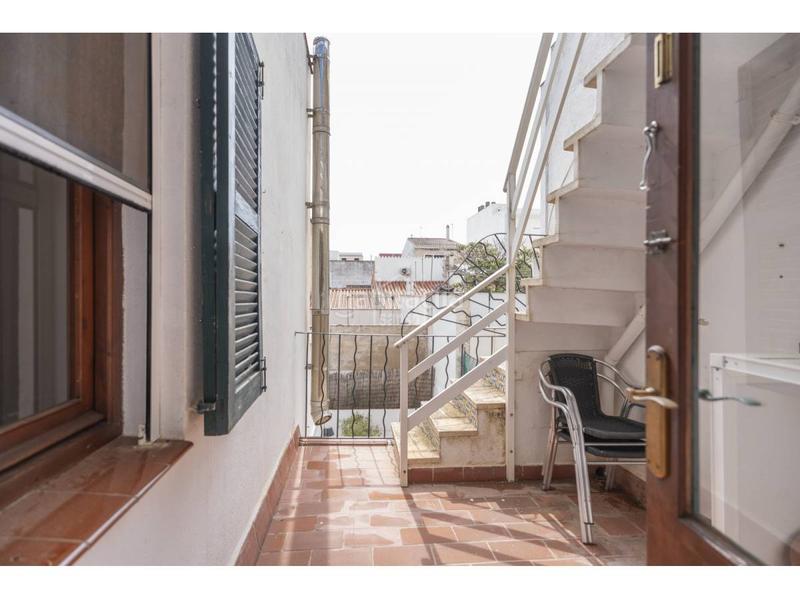 Foto 3fe63e8e-fcd1-4ed2-ab4c-66717b00b750. Chalet encantadora primera planta con acceso independiente y ubicación privilegiada cerca del puerto de mahón, menorca. en Maó
