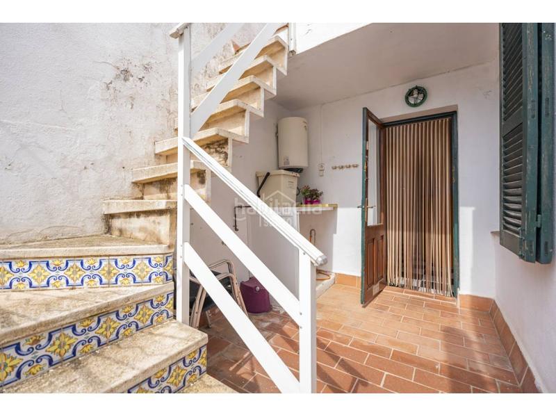 Foto 5fa0d57a-912b-4d56-abcb-e4fd36a02318. Chalet encantadora primera planta con acceso independiente y ubicación privilegiada cerca del puerto de mahón, menorca. en Maó