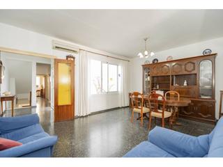 Chalet in Ciutadella. Encantadora casa adosada con garaje, patio y tres terrazas  much
