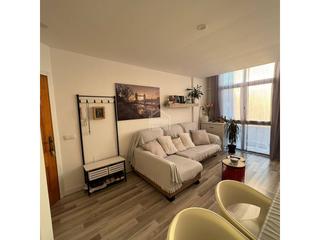 Pis a Es Mercadal Poble. Vivienda en planta primera con piscina comunitaria en mercadal,
