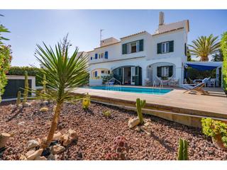 Chalet à Port d´Addaia. Chalet con piscina y vistas mar en addaya, menorca