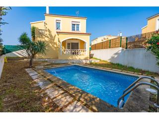 Xalet a Cala d´En Bosch-Serpentona. Chalet  adosado con piscina privada en calan bosch, ciutadella,