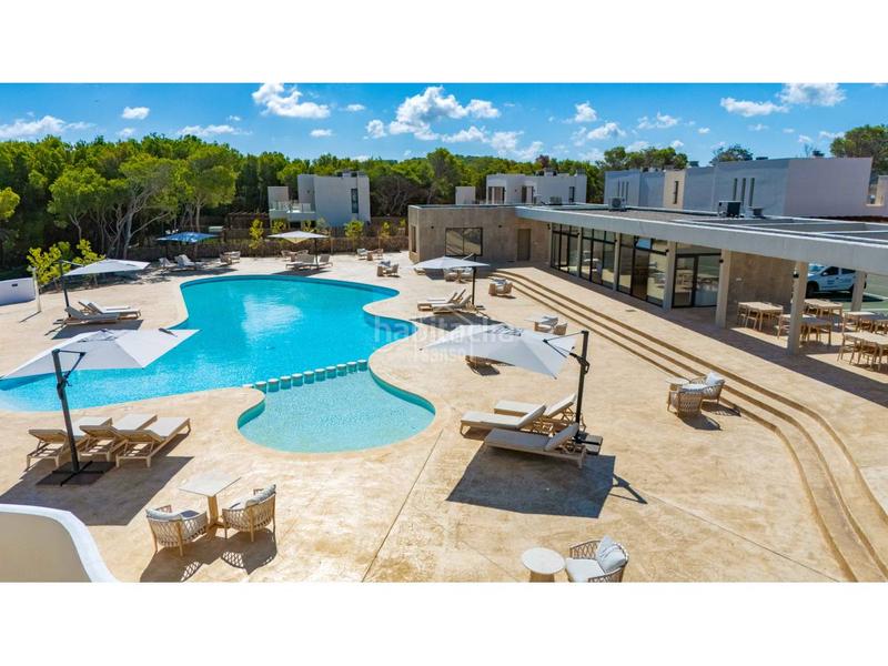 Foto 3312ebb9-fba6-4297-aa92-66c8aee64727. Chalet with parking pool in Son Parc Es Mercadal