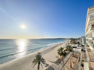 Apartament a Cala Millor. Soleado ático con amplia terraza de aproximadamente 142 m, ofrec