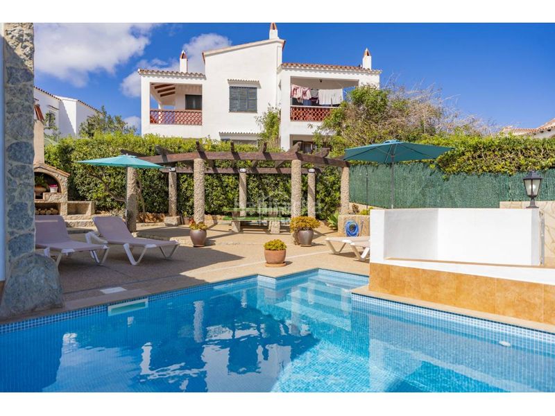 Foto 09bc938e-3abd-4295-af5c-e7862a8f6fd5. Xalet amb aparcament piscina a Punta Grossa Es Mercadal