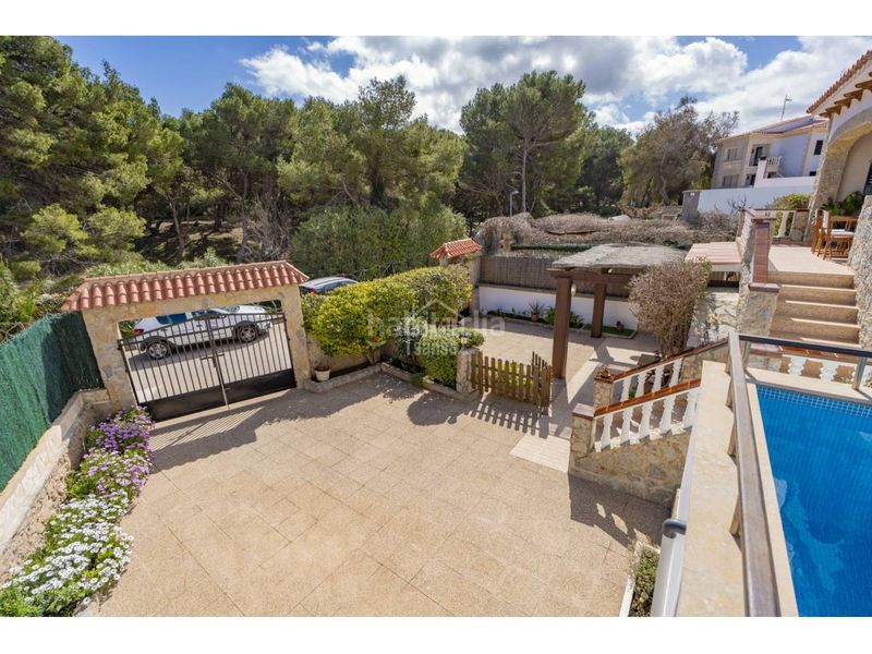 Foto bc04ef74-b442-4e9e-a34c-62dcfdfab3cb. Xalet amb aparcament piscina a Punta Grossa Es Mercadal