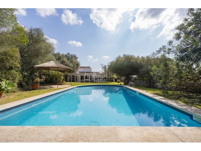 Foto 4a37aae5-c0b9-4e78-915a-5f9659acfcd2. Masia amb aparcament piscina a Llucmaçanes Maó / Mahón