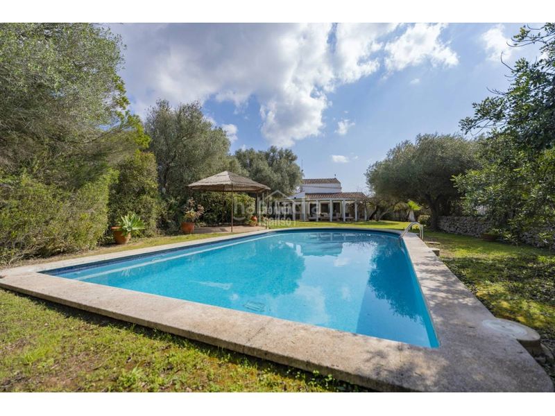 Foto bb9dd87b-08b3-4738-9727-b1295ab0638d. Masia amb aparcament piscina a Llucmaçanes Maó / Mahón