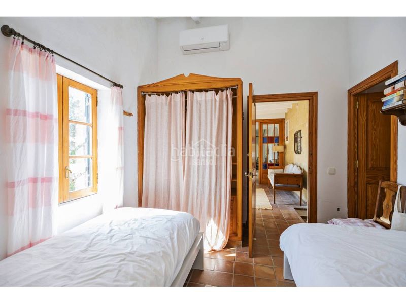 Foto c77abb6f-6cff-480c-890a-084b4b5dd5e6. Masia amb aparcament piscina a Llucmaçanes Maó / Mahón