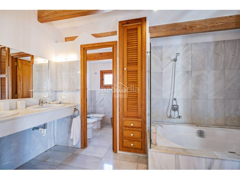 Foto cfbe9654-b13c-4db5-9770-f2370f2a45a2. Masia amb aparcament piscina a Llucmaçanes Maó / Mahón