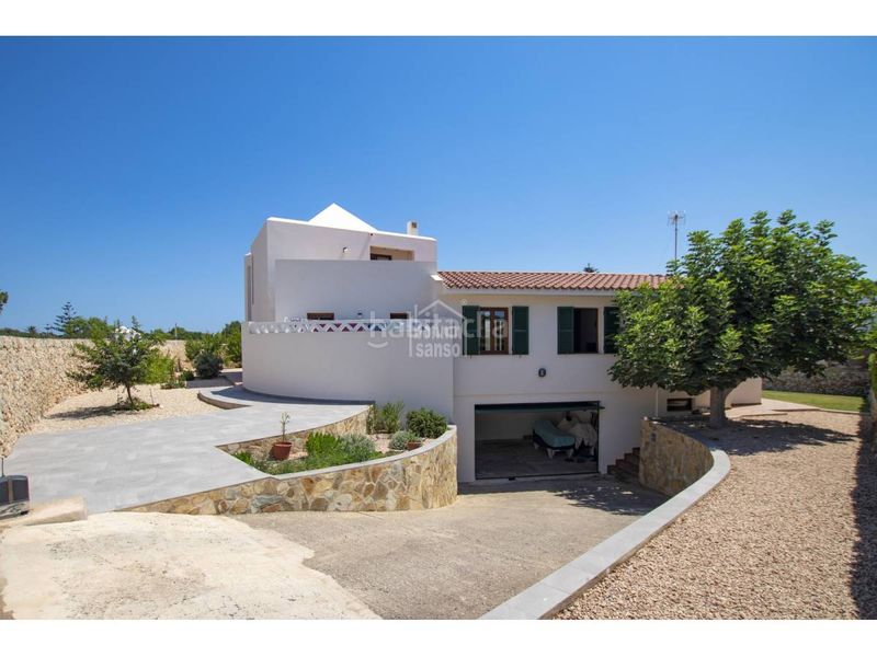 Foto e95033ad-aaaa-4f2a-a90b-e73b98cea898. Xalet amb calefacció aparcament piscina a Cala Blanca Ciutadella de Menorca