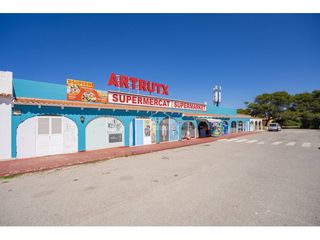 Local Comercial a Cala d´En Bosch-Serpentona. Local comercial en venta con explotación activa de supermercado