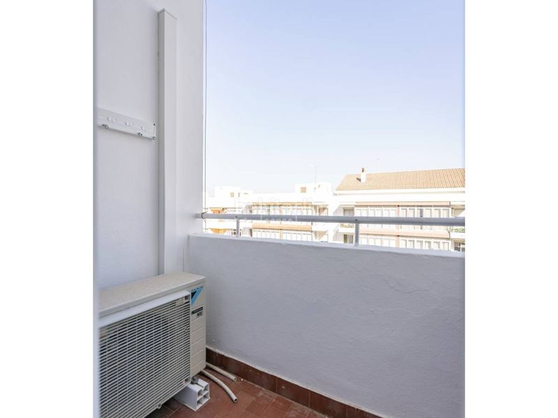 Foto bf7e8fe7-cb6e-47ba-b887-d28a41d3f6bf. Apartament amb aparcament a Avinguda Menorca-Sínia Costabella Maó / Mahón