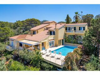 Xalet a Son Bou-Sant Jaume. Elegante villa con vistas al mar en son bou, menorca