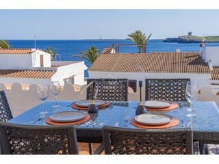 Apartament a S´Algar-Alcaufar. Elegante apartamento costero con terraza privada y vistas al mar