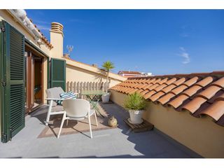 Apartament a Es Castell. Exclusivo atico dúplex con dos terrazas, ascensor y parking en e