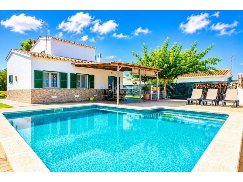Foto c7db9548-9565-4c55-8d33-8d6ee5332498. Xalet amb calefacció aparcament piscina a Cala en Porter Alaior