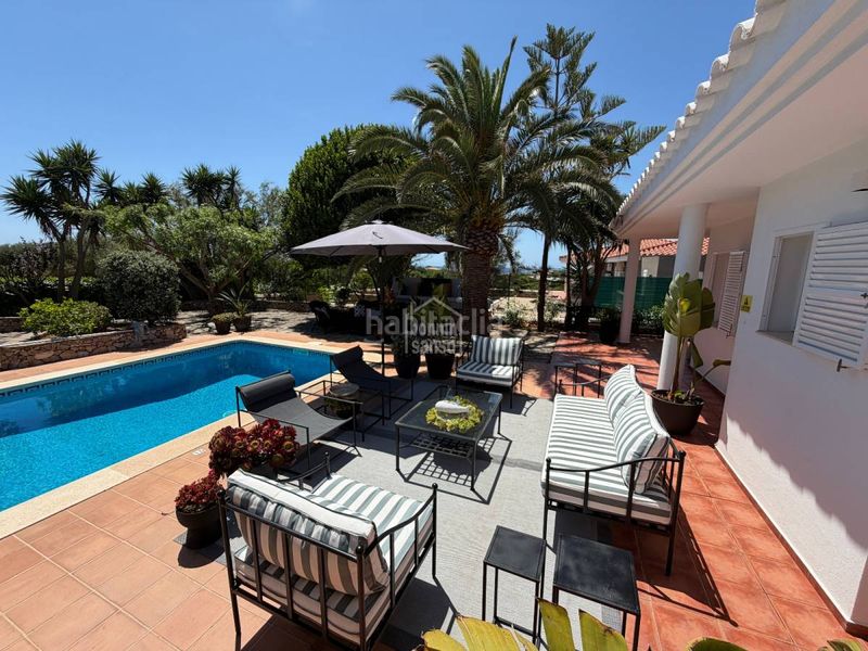 Foto f5cc5982-00c2-4c54-b7a6-ff0feba0a588. Xalet amb calefacció aparcament piscina a Biniancolla-Punta Prima Sant Lluís