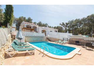 Xalet a Cala Galdana. Chalet reformado con piscina, garaje y licencia turística, en ca