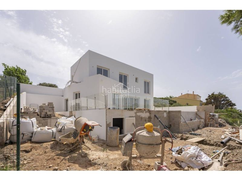 Foto 2813373e-d1f9-41a1-89e3-3165bd829a1d. Chalet  contemporáneo con piscina privada en cala llonga, menorca en Maó / Mahón
