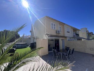 Chalet à Cala Millor. Moderna casa esquinera con gran terrasa en cala millor, mallorca