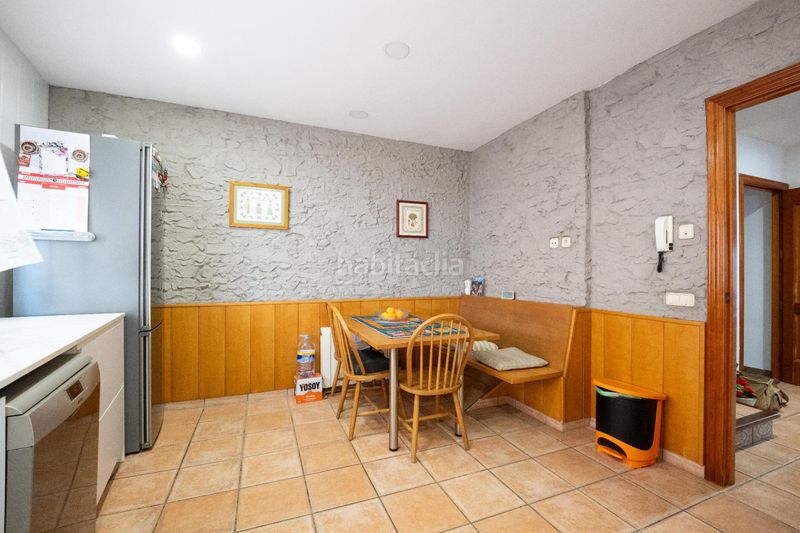 Foto be3b896f-889a-4736-8e85-e98b11f6de74. Casa amb aparcament a Centre Mataró