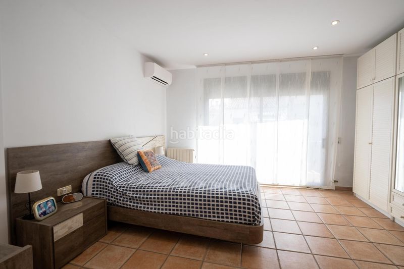 Foto c24068b4-5d8c-424b-b977-a8c0a76a943e. Casa amb aparcament a Centre Mataró