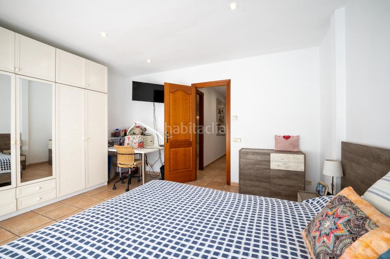 Foto ddb80930-019f-4d75-9d33-8ec123f8c416. Casa amb aparcament a Centre Mataró