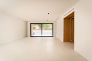 Pis a Carrer de santaló 143. Promoción de obra nueva santaló, 143