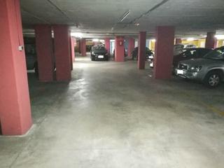Aparcament cotxe a Via Europa - Parc Central. Atención a todos los amantes de los coches y las motos! en esta