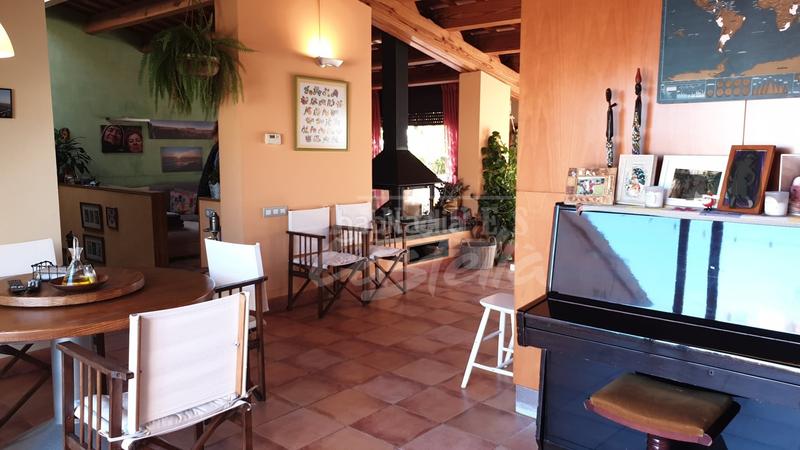 Foto b4b30383-ae22-49e7-bb03-6d5e73740d3f. Casa amb calefacció a Nucli Urbà Argentona